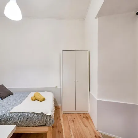 Amazing At Cais Do Sodre Lissabon