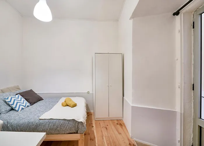 Amazing At Cais Do Sodre Lissabon