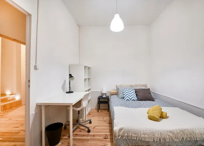 Amazing At Cais Do Sodre *