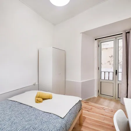 Amazing At Cais Do Sodre *